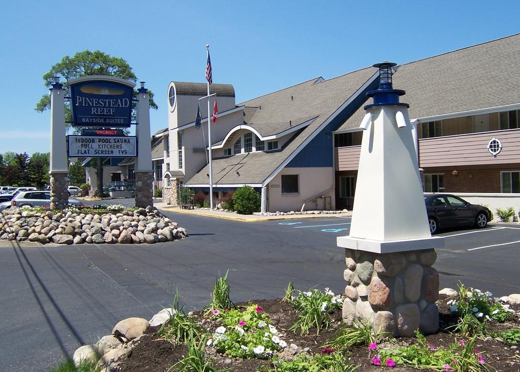 Pinestead Reef Resort Traverse City Eksteriør bilde